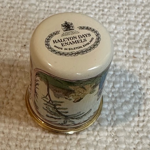 Halcyon Days Enamel Box, screw-on top, pastoral scene - Picture 6 of 9